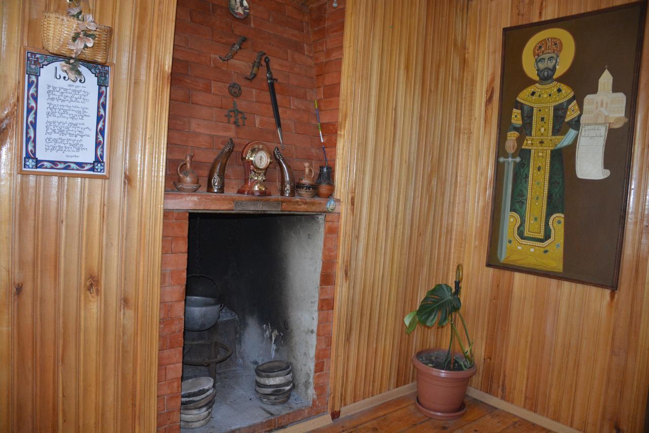 Friends House Hotel Kutaisi Exterior photo
